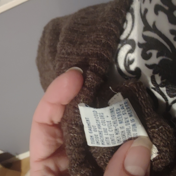 Maurice's Sweater - Picture 6 of 6